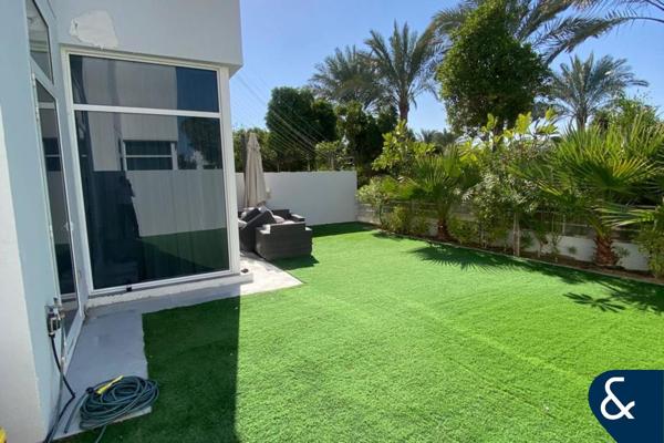 4 BED | VACANT ON TRANSFER | POOL BACKING